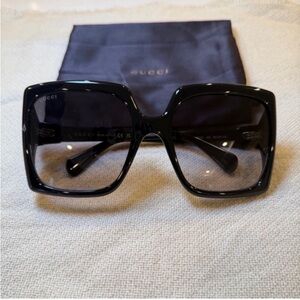 Gucci Sunglasses – Black (Style GG0876S)
